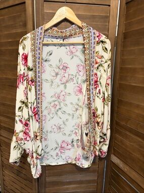 Floral Open-Front Lightweight Top- Cream with Pink Floral